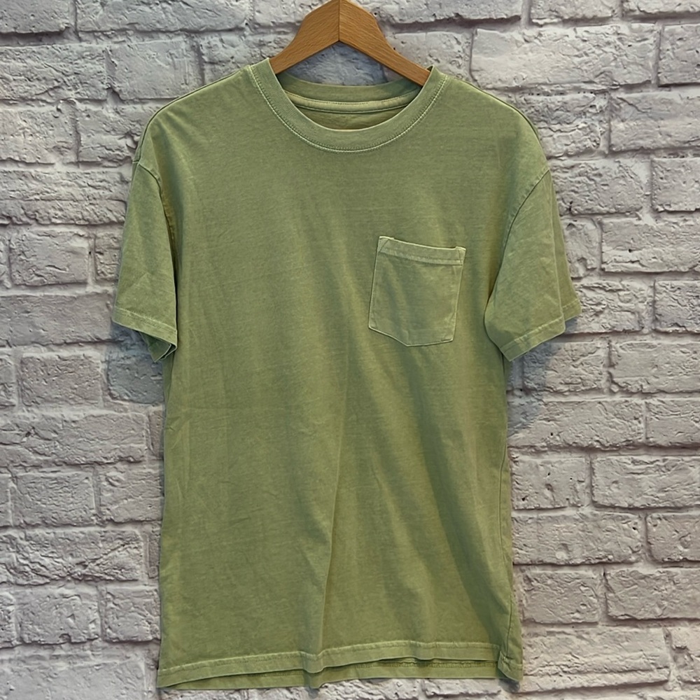Men’s green pocket Tee NEW